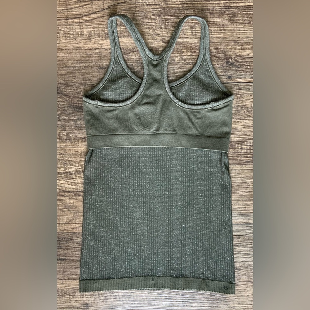 Lululemon ~ EBB TO STREET TANK ~ * SHINE *
Olive~Silver *SHINE* - Picture 7 of 12